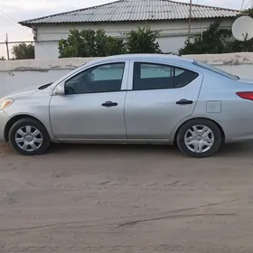 Nissan Versa 2014