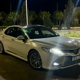 Toyota Camry 2019