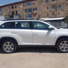 Toyota Highlander 2019