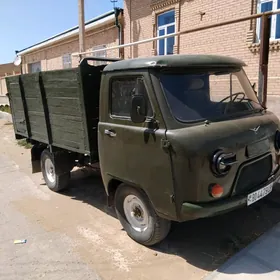 UAZ Profi 1983