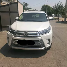 Toyota Highlander 2018