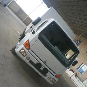 Mitsubishi Canter 2009