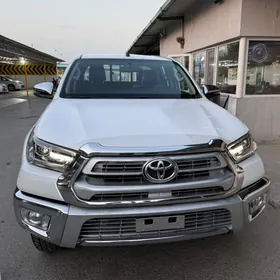 Toyota Hilux 2024