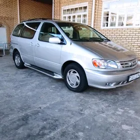 Toyota Sienna 2002