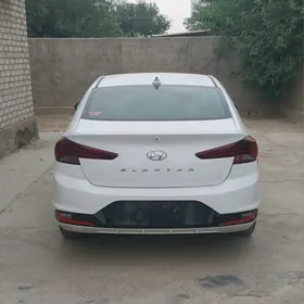 Hyundai Elantra 2020