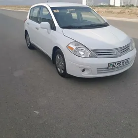 Nissan Versa 2011