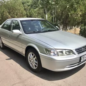 Toyota Camry 2000