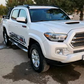 Toyota Tacoma 2017