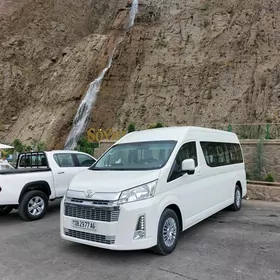 Toyata Hiace Hyzmatlary