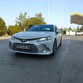 Toyota Camry 2019