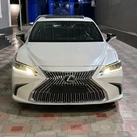 Lexus ES 2019