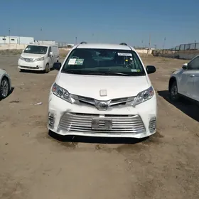 Toyota Sienna 2019