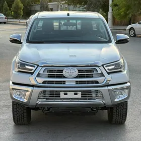 Toyota Hilux 2024