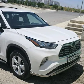 Toyota Highlander 2020