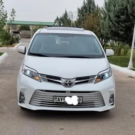 Toyota Sienna 2017