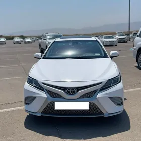 Toyota Camry 2019