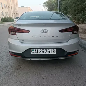 Hyundai Elantra 2019