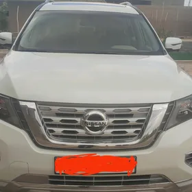 Nissan Pathfinder 2018