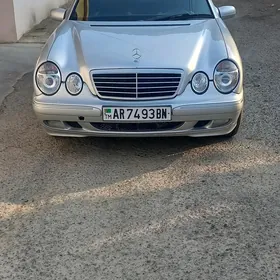 Mercedes-Benz E320 2001