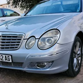 Mercedes-Benz E350 2005