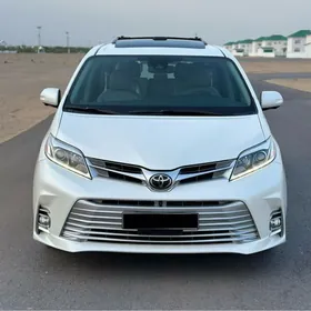 Toyota Sienna 2018