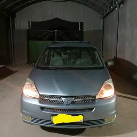 Toyota Sienna 2004