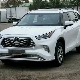 Toyota Highlander 2021