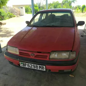 Nissan Primera 1992