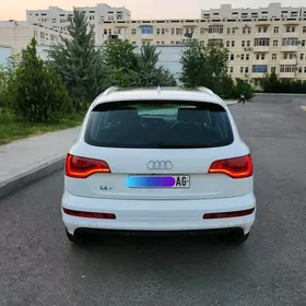 Audi Q7 2010