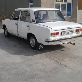 Lada 2104 1985