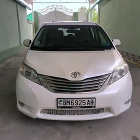 Toyota Sienna 2016