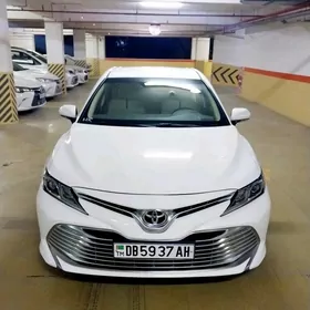 Toyota Camry 2018