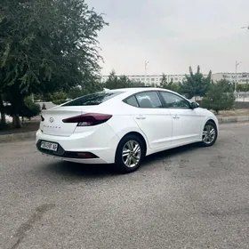 Hyundai Elantra 2019