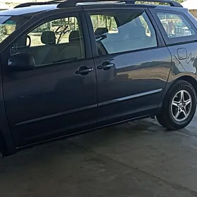 Toyota Sienna 2008