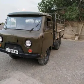 UAZ 452 1985