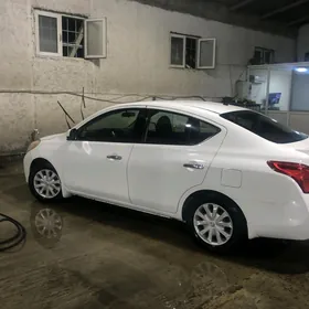 Nissan Versa 2014