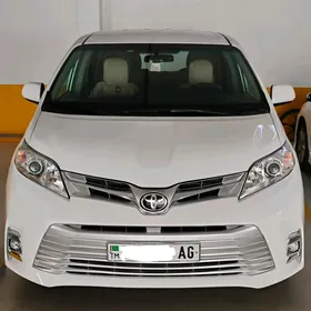 Toyota Sienna 2018