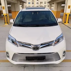 Toyota Sienna 2019