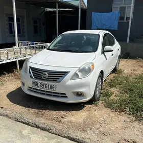 Nissan Versa 2013