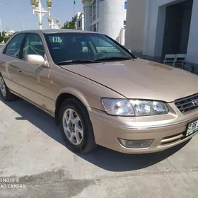 Toyota Camry 2000