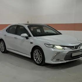 Toyota Camry 2021