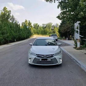 Toyota Camry 2016