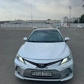 Toyota Camry 2018