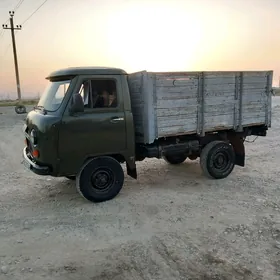 UAZ 452 1986