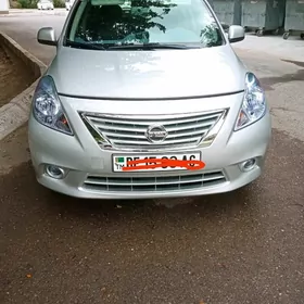 Nissan Versa 2013