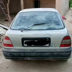 Nissan Sunny 1992