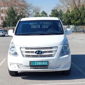 Hyundai H-1 2013