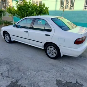 Nissan Sunny 1999