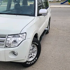 Mitsubishi Pajero 2008