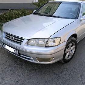 Toyota Camry 2000